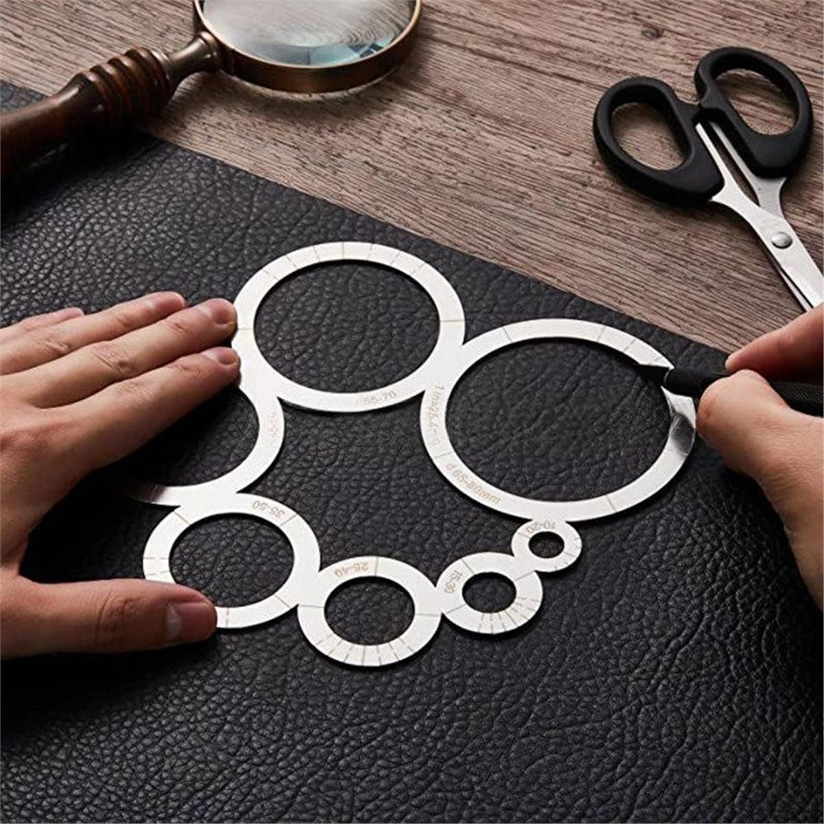 Leatherwork Ruler - 革細工用コーナーカッティング定規（丸型パンチ付き）- DIYプロジェクトに不可欠なクラフトツール