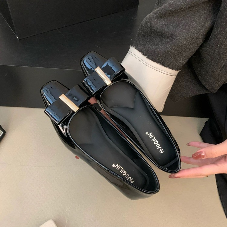 Leatherwork In French - スクエアトゥボウシャローシングルシューズ レディース 2026年新作 フレンチスタイル ウェッジローヒール パテントレザー