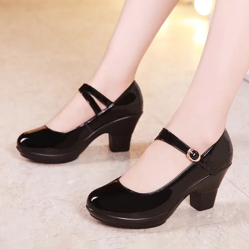 小さめサイズ32-43 ミディアムブロックヒール メリージェ - Leather Work Women Shoes のレビューと価格
