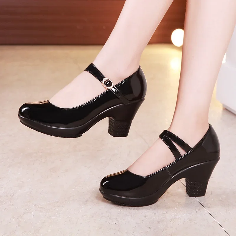 小さめサイズ32-43 ミディアムブロックヒール メリージェ - Leather Work Women Shoes のレビューと価格